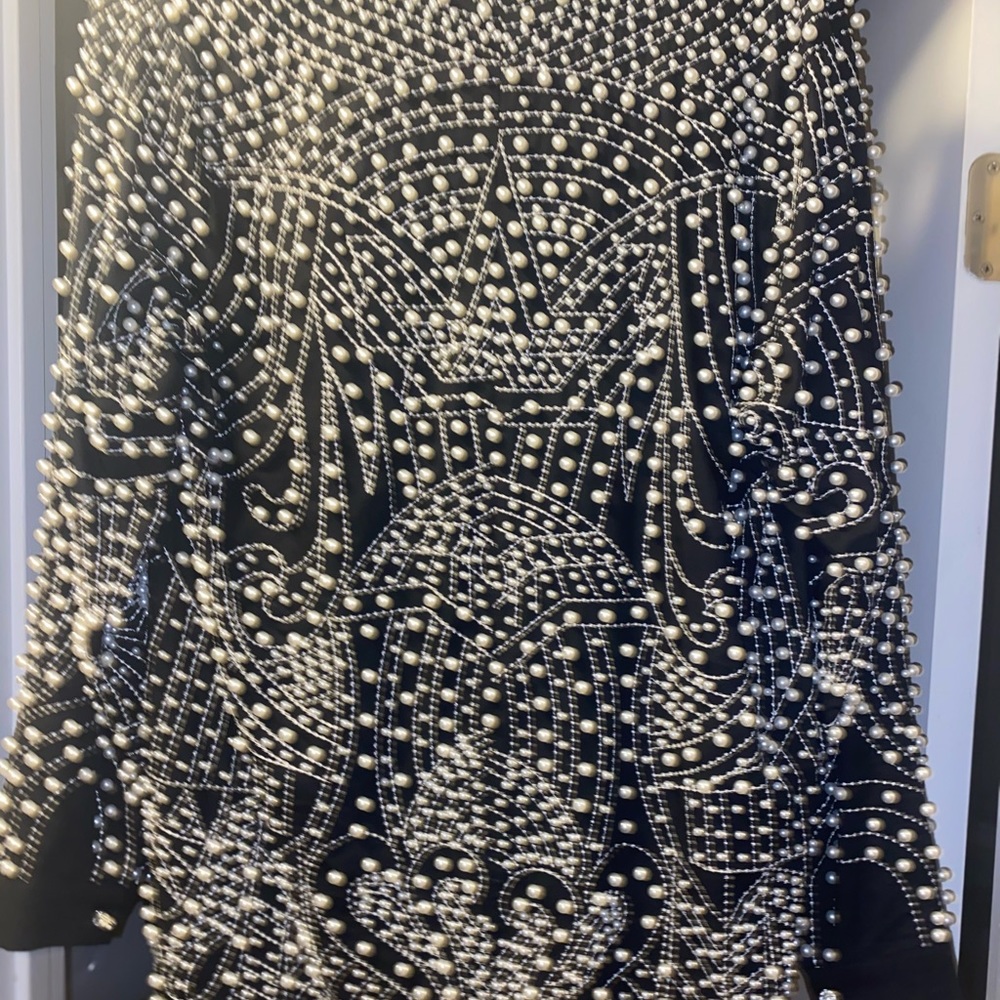 Black -White pearl Akira Blouse (Sz Lrg) - Picture 3 of 5